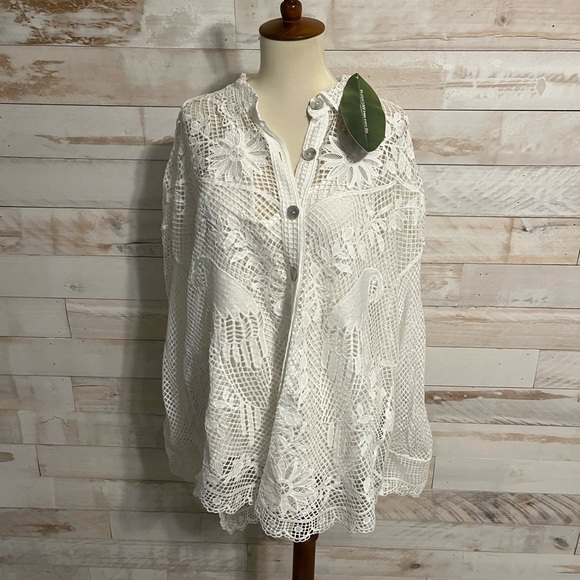 FARM Rio Cream Lace Button-Down Blouse - Picture 4 of 13